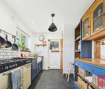 Semi-detached house to rent on - Photo 2