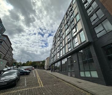 Silver 1 Bed Apartment - Photo 5