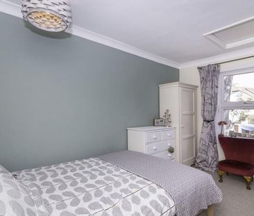 2 Bed Maisonette, Avenue Road, W3 - Photo 5