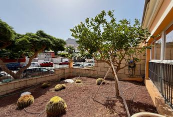 Chalet pareado · Alquiler a largo plazo ·