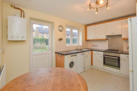 2 bedroom terraced house to rent - Photo 2
