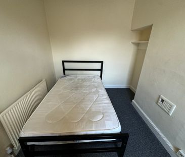 Poppleton Road, Holgate - P1080 - Photo 5