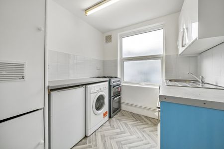 Birchanger Road, South Norwood, London, SE25 - Photo 2