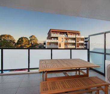 Near New Stylish Two Bedroom Apartment - Photo 5