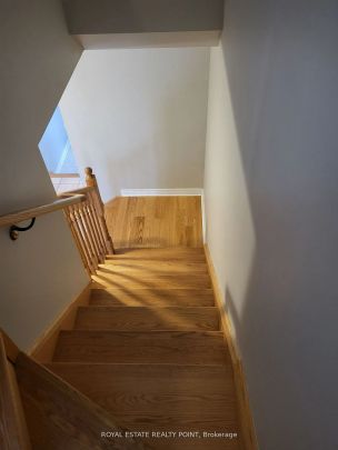 Condo Townhouse For Lease | E9010328 - Photo 1