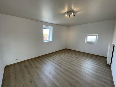 ERONDEGEM - Gerenoveerd duplexappartement met ruim terras. - Photo 4
