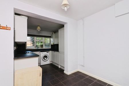 4 bedroom terraced house to rent - Photo 4