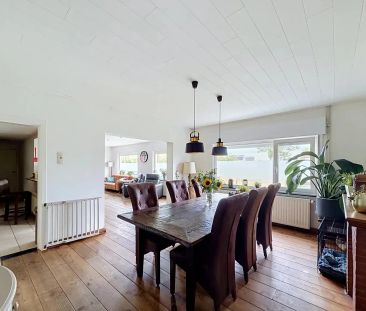 Ruime open bebouwing met 4 slaapkamers, garage en grote tuin. - Foto 5