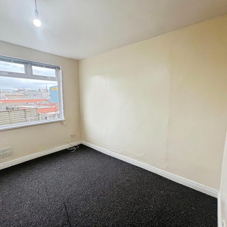 21 Ridgeway Street, Lisburn, BT28 1BY - Photo 1