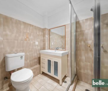 Four Bedroom Townhouse in Prime Croydon Location - Photo 5