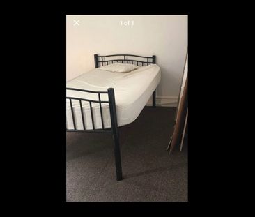 Room in a Shared House, Kimberley Road, E17 - Photo 1