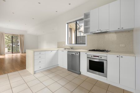 2 Edward Street, Brighton East VIC 3187 - House For Rent | Domain - Photo 3