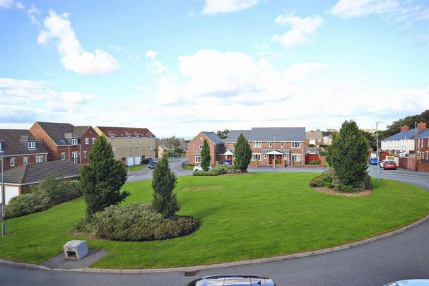 4 bedroom semi-detached house to rent - Photo 1