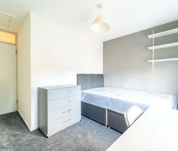 4 bedroom terraced house to rent - Photo 1