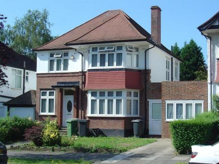 4 bedroom detached house to rent - Photo 3