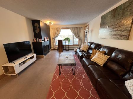 2315 15 St SW, Calgary - Photo 4