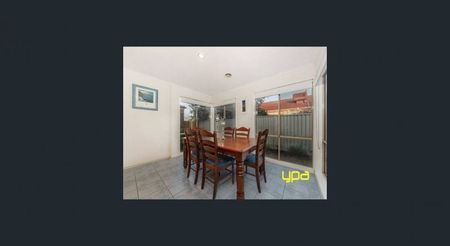 Family Home in Caroline Springs - Photo 4