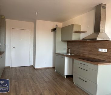 Location Appartement 4 pièces 74m² BOURG EN BRESSE 01000 - Photo 5