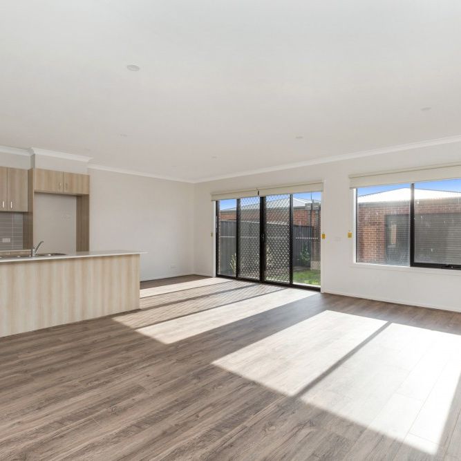 Brand New Luxury Living in the Heart of Berwick - Photo 1