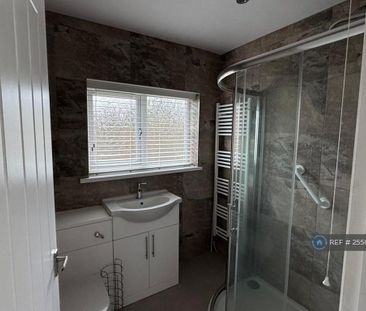 3 bedroom semi-detached house to rent - Photo 3