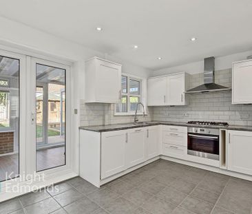 3 bedroom semi-detached house to rent - Photo 4