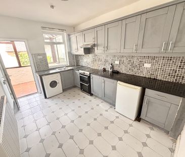 Station Road, Sheffield, Woodhouse - Photo 4