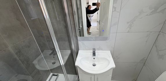 Roseville Road, Hayes, UB3 4RA - Photo 2