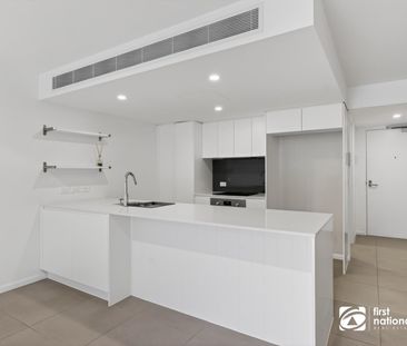 SPACIOUS MODERN APARTMENT IN CENTRAL CLEVELAND , GROUND LEVEL WITH ... - Photo 6
