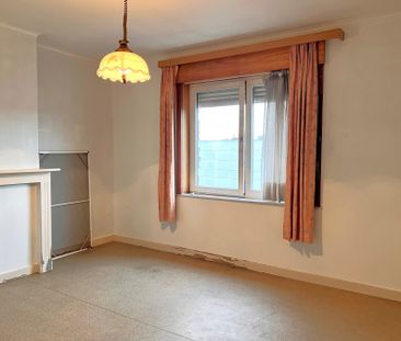 Woning met 2 slaapkamers en koer. - Photo 5