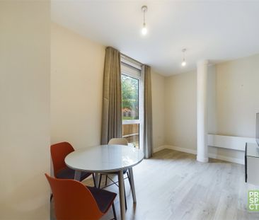 Clivemont Road, Maidenhead Clivemont Road, Maidenhead - Photo 2