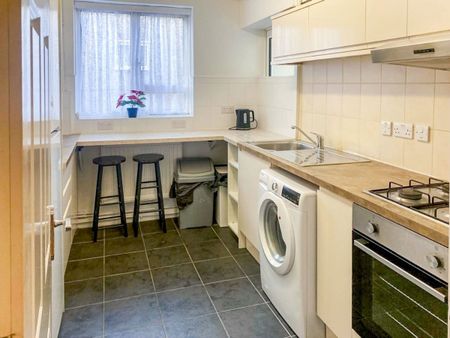 4 bedroom flat to rent - Photo 5