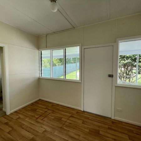 Three Bedroom Family Home - Photo 4