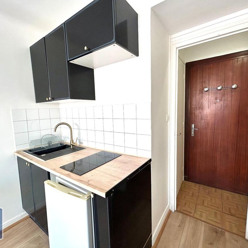 Location Appartement 1 pièce 13m² ST ETIENNE 42000 - Photo 1