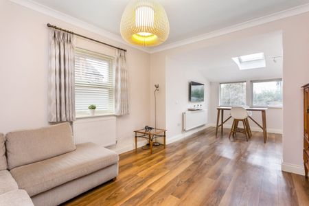 5 bedroom detached house to rent - Photo 2