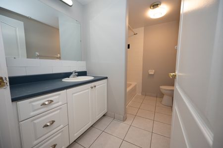 Barrington Terrace - Photo 4