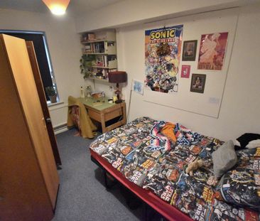 7 Bed Terraced House, Hillside Court, RG1 - Photo 6