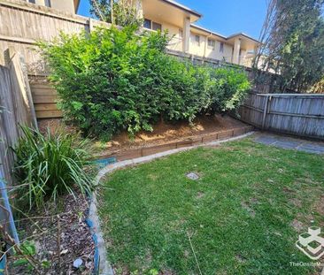 Quiet Complex, Pool & A/C - Photo 2