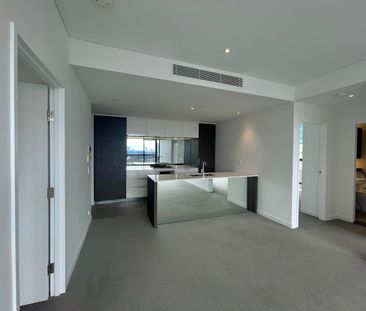 Luxury North Facing Three Bedroom with Two Car Space at Waterfall f... - Photo 5