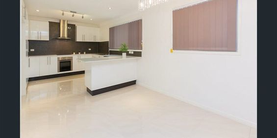 Open home rescheduled to 25th Mar 4:30pm-5pm-Family house with 10 kw Solars in Macgregor school catchment - Photo 3