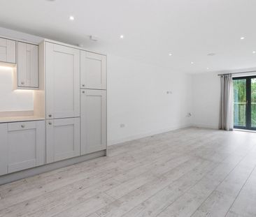 Landmark Court, 30 Queens Road, Weybridge, Surrey, KT13 - Photo 3