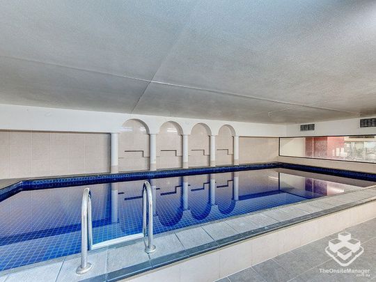 Fully Furnished 2 Bedroom, 2 Bathroom Apartment with City Views - Photo 1