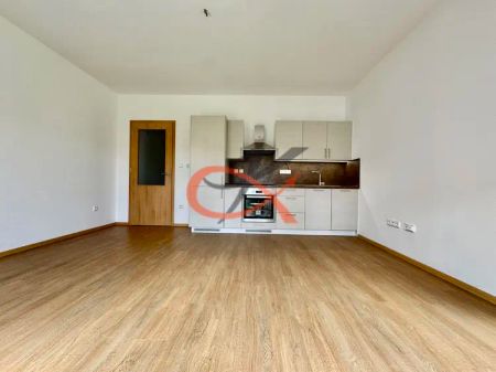Moderní novostavba s balkónem v Rožnově pod Radhoštěm - Photo 3