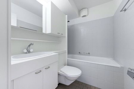 Just right for a small family or a couple - Photo 5