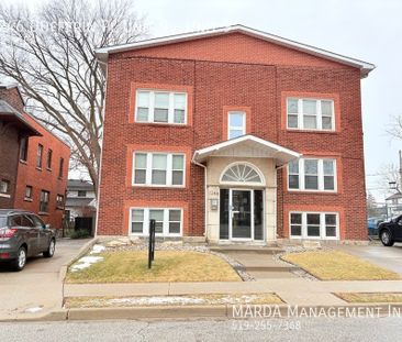 NICELY REMODELLED 1BED/1BATH IN SECURE BUILDING+ HYDRO - Photo 6