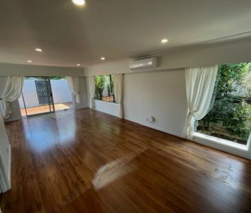Red Beach - 3 Bedroom - Photo 2