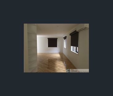 Modern 2 Bedroom - Photo 1