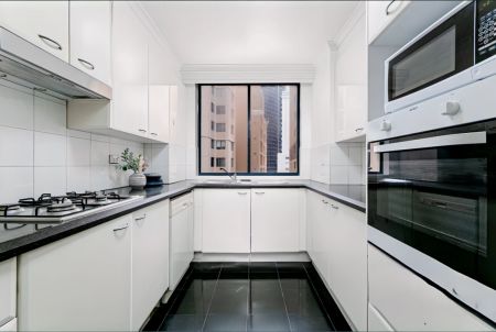 2 bed 2 bath - Photo 5