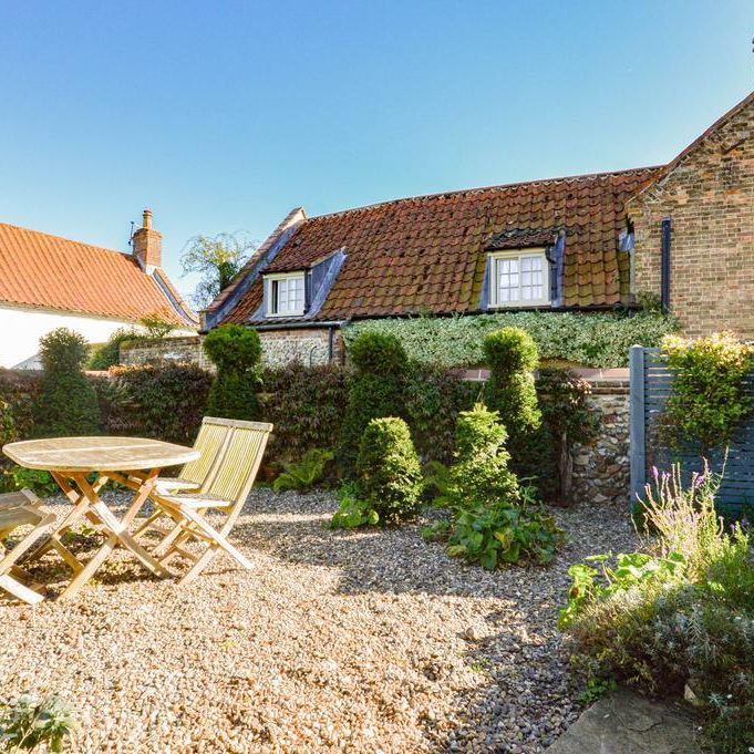 2 bedroom cottage to rent - Photo 1