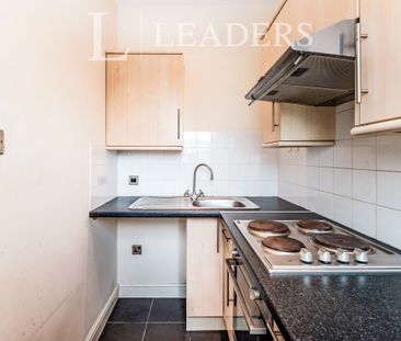 1 bedroom flat to rent Westcourt Road - Photo 6