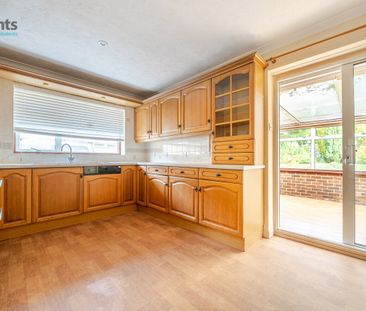 4 bedroom semi-detached bungalow to rent - Photo 6